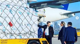 德國開箱大陸口罩（圖／翻攝自andreas.scheuer IG）