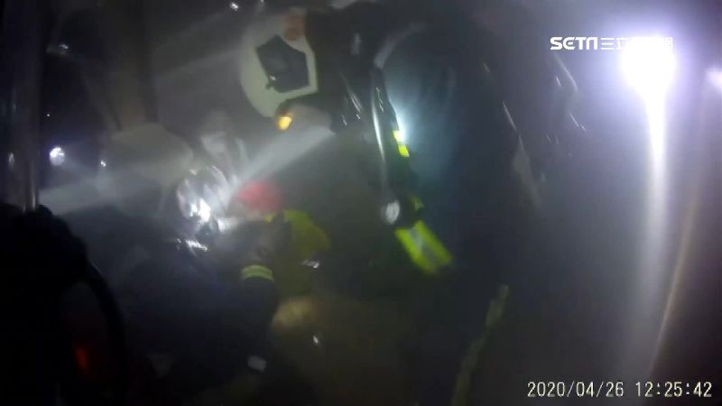 緊閉門縫　815包廂20人全獲救
