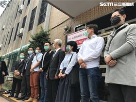 ▲魏揚等人因攻佔行政院行動，被控妨害公務、毀損等罪，高院二審判決。（圖／記者楊佩琪攝）