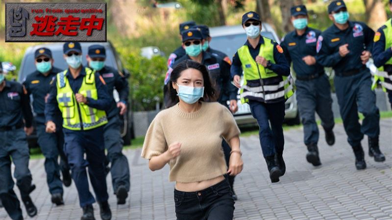 警宣傳照似AV爆紅　小編老司機曝光