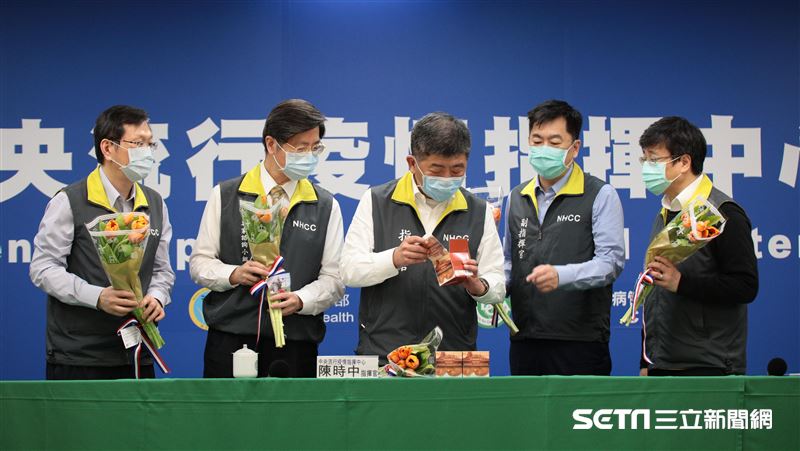 陳時中獲封業配直播王　這動作很有哏
