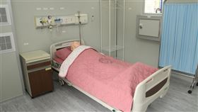 成大發表移動式檢疫醫院（2）國立成功大學28日發表移動式緊急部署檢疫醫院原型屋「QurE」，最大特點在於可迅速組裝單人套房式的負壓隔離病房。中央社記者楊思瑞攝　109年4月28日