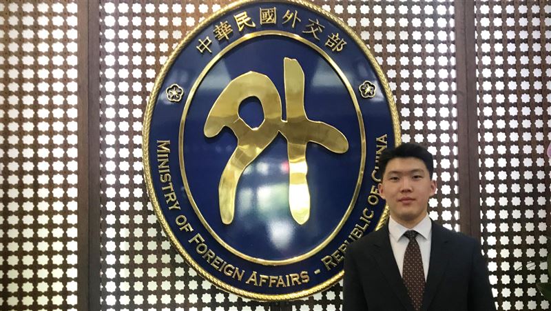 大學生赴外交部見習　體驗外交實務