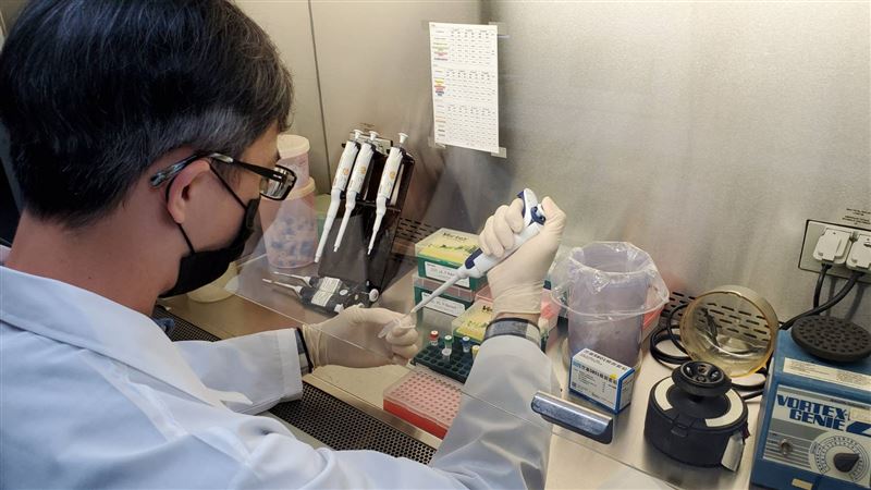 核酸檢測新冠肺炎  45分篩92人