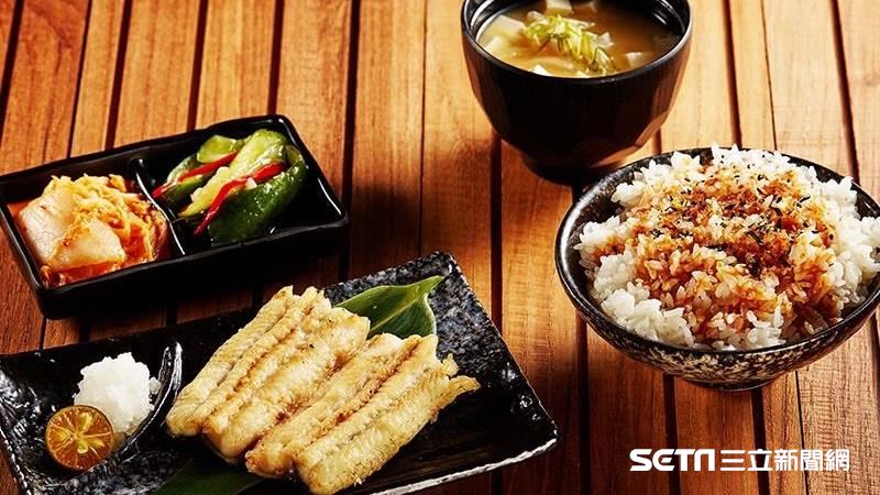 連假限定　百貨15家餐飲第二件0元