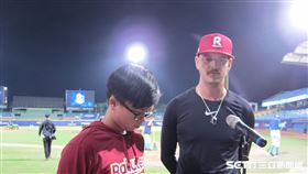 ▲樂天桃猿左投Justin Nicolino（尼寇力）賽後受訪。（圖／記者蕭保祥攝影）