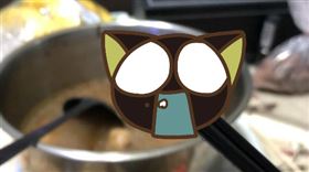 外帶素食湯麵，外星物冒出，竟然是壁虎。（圖／翻攝自彰化大小事臉書）