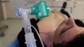 經濟部將投入5000萬元研發急重症呼吸器的原型機，經濟部長沈榮津表示，將開發100台原型機，並投入測試驗證。（示意圖／圖取自Pixabay圖庫）