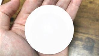 奇！隱形眼鏡不拋棄　4年變成藍寶石