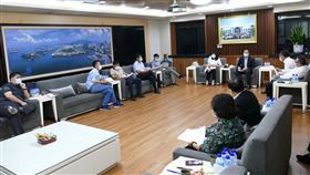 高市議會召開程序委員會高雄市議會29日舉行程序委員會，討論是否召開臨時會，經過約半小時的討論仍沒有結果。（高市議會提供）中央社記者王淑芬傳真　109年4月29日