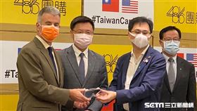 486先生透過立委趙天麟，宣布捐6千副護目鏡給美國醫護助抗疫。（圖／記者馮珮汶攝）