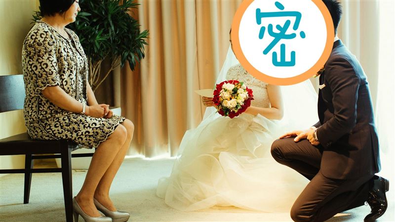 徐若瑄淚崩下跪拜別　心疼父親突驟逝