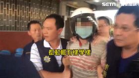 持續追蹤殺警案怎會無罪，接獲消息最痛苦的應該就是李承翰的父親，因為他在兒子殉職後，只要開庭他都會參加旁聽，目的就是希望監督法官給予嫌犯最嚴厲的判決，不過有一次他在離開法庭時透露，法官應該無法判他死刑，沒想到一語成讖，而凶嫌無罪的判決一出，也引發警界憤怒，警政署發聲明強調，這判決已經嚴重打擊警察士氣，警政署完全無法接受。