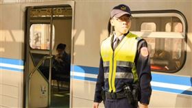 高雄,鐵路警察,李承翰,銅像,揭牌,母親