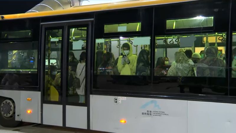 港府專機從巴基斯坦接回319名港人