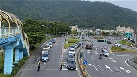 五一連假首日上午　蘇花改南下大致順暢五一勞動節連假首日，蘇花改南下路段1日上午10時前車流雖比平日多，但交通還算順暢，蘇澳警分局也已加派警力，加強蘇花改沿線交通疏導。（警方提供）中央社記者沈如峰宜蘭縣傳真　109年5月1日