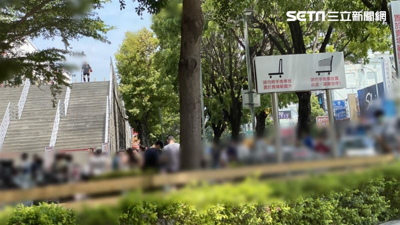 台中好市多被包圍　網笑：阿中會哭哭