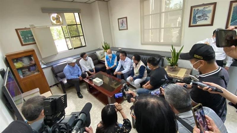 韓國瑜突造訪議會　談罷免投票遭打臉