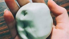 黏土球,口香糖,隱形眼鏡,橡皮擦屑(翻攝自 Dcard)