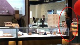 項鍊,櫃姐,全家死光,百貨公司(翻攝自 爆料公社)