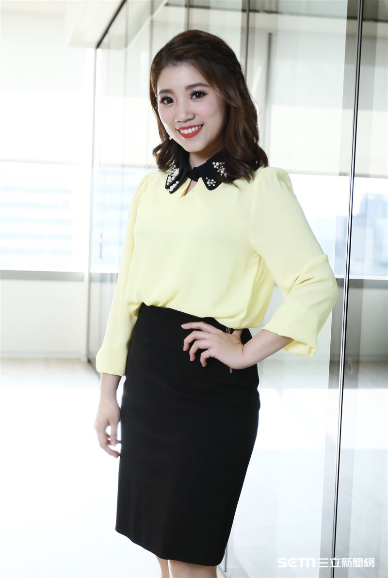主播葉芷娟近日暫離主播台，轉戰網路股市直播節目「股市小葉問」主持人。（圖／記者林聖凱攝影）