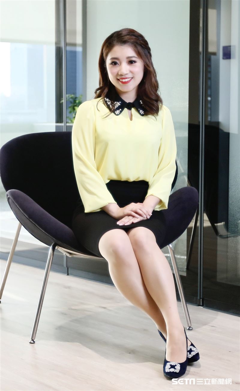 主播葉芷娟近日暫離主播台，轉戰網路股市直播節目「股市小葉問」主持人。（圖／記者林聖凱攝影）