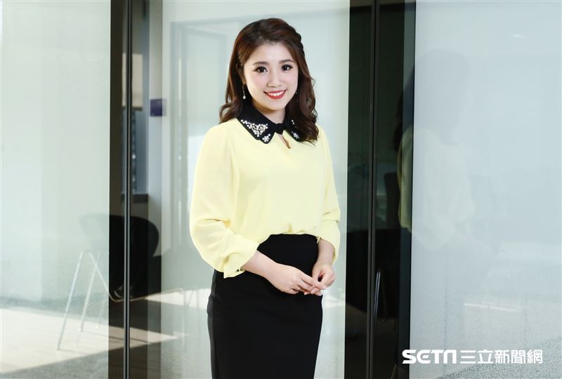 主播葉芷娟近日暫離主播台，轉戰網路股市直播節目「股市小葉問」主持人。（圖／記者林聖凱攝影）