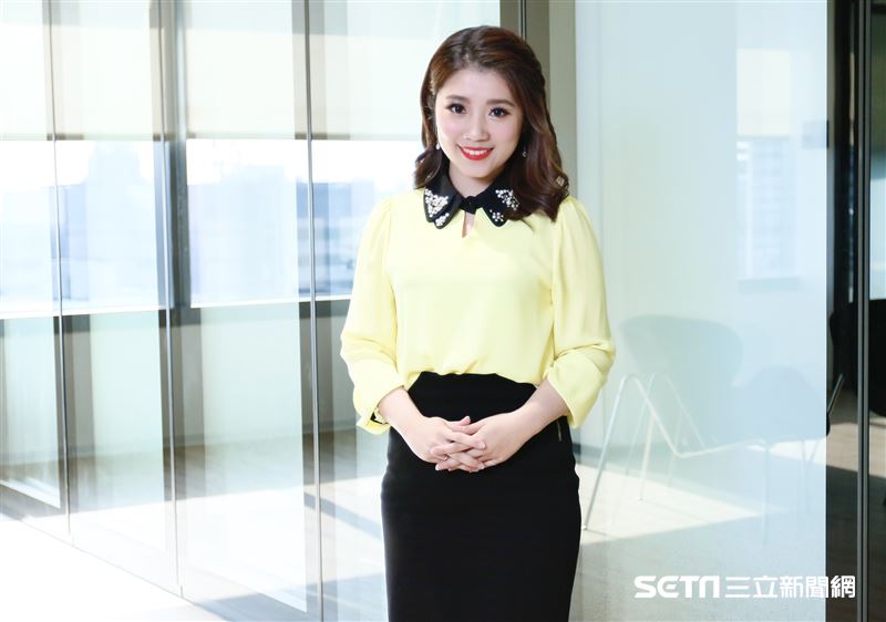 主播葉芷娟近日暫離主播台，轉戰網路股市直播節目「股市小葉問」主持人。（圖／記者林聖凱攝影）