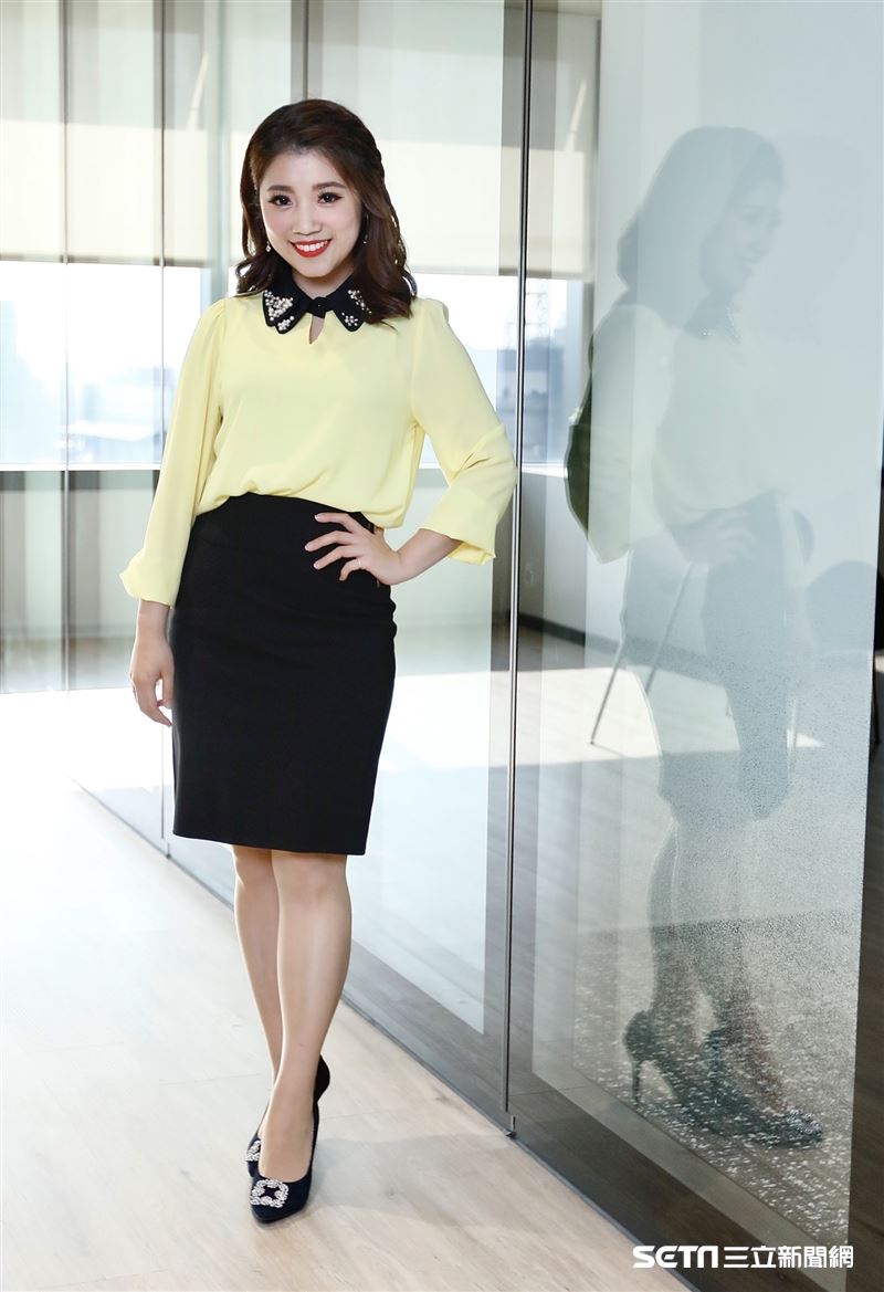 主播葉芷娟近日暫離主播台，轉戰網路股市直播節目「股市小葉問」主持人。（圖／記者林聖凱攝影）