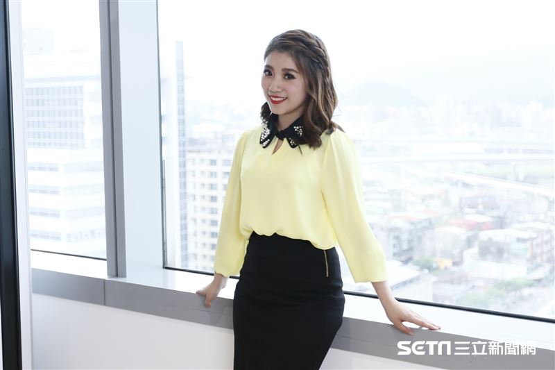 主播葉芷娟近日暫離主播台，轉戰網路股市直播節目「股市小葉問」主持人。（圖／記者林聖凱攝影）