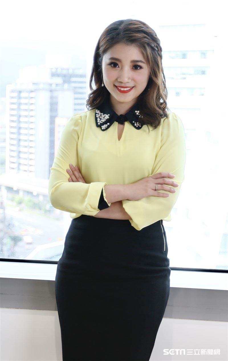 主播葉芷娟近日暫離主播台，轉戰網路股市直播節目「股市小葉問」主持人。（圖／記者林聖凱攝影）