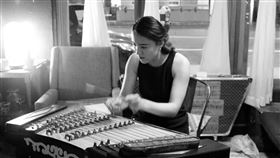 台跨界揚琴好手謝惠如　演繹東方西洋音樂之美台灣揚琴演奏與創作者謝惠如（Hui-Ju Hannah Hsieh）4月以「追逐」（CHASE）的原創曲獲得「泰戈爾國際電影節」（Tagore International Film Festival）最佳電影配樂獎等3個獎項。（謝惠如提供）中央社記者周世惠舊金山傳真　109年5月2日