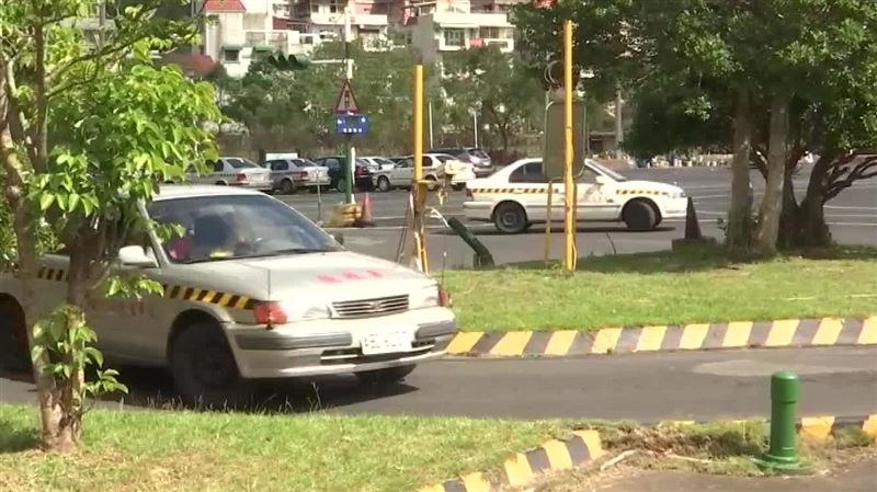 汽車駕照筆試6月底改版新制，取消是非題導入危險感知題