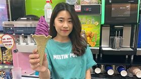 超商開發澎湖仙人掌霜淇淋（1）澎湖縣政府台北辦公室協助全家便利商店，以澎湖仙人掌為原料開發澎湖仙人掌霜淇淋，在五一連假商品推出後引起熱烈迴響。（澎湖縣政府提供）中央社　109年5月2日