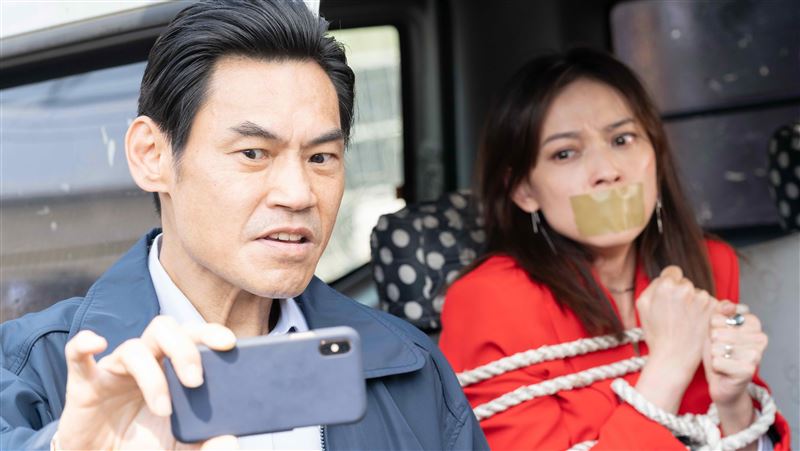 失去兒子情緒潰堤…夏靖庭發瘋綁架她