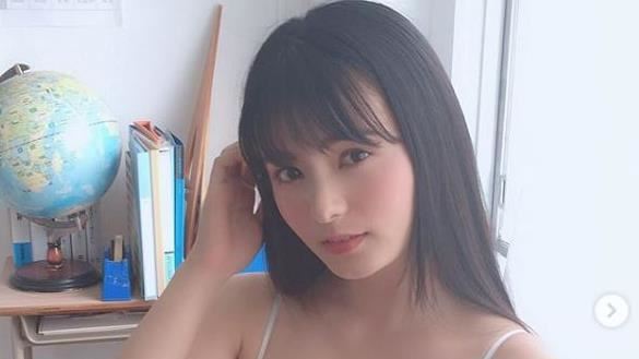 女星一穿爆乳內衣…豪乳炸出驚人面積