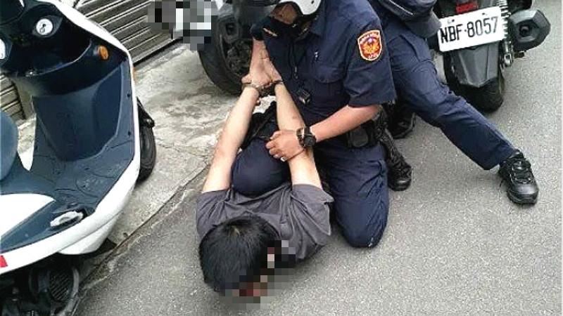 恐怖情人亮菜刀恐嚇　警包抄壓制逮捕