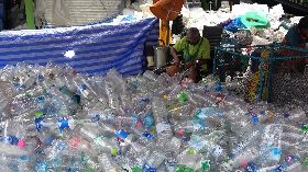 查丹寺的寶特瓶回收場