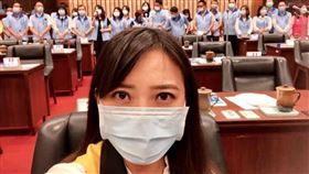 質詢韓國瑜被喊「時間到」 　黃捷怒轟：議會黑暗沒有極限（圖／翻攝自黃捷臉書）