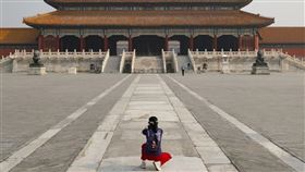 中國在3月18日宣布驅逐美國3大報的常駐記者，紐時記者認為，主要是不想讓美媒接觸普通百姓聽見真實聲音。圖為北京故宮。（圖／中央社／中新社提供）
