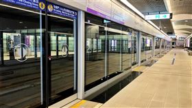 疫情衝擊收入  桃捷公司樽節開源銷售3箭因應受2019冠狀病毒疾病（COVID-19，武漢肺炎）疫情影響，機場捷運乘客暴減，票箱收入每月短少約新台幣1億元，桃園大眾捷運公司射出「樽節、開源、銷售」3支箭，各方面同步努力，期盼能度過難關。中央社記者吳睿騏桃園攝　109年5月4日