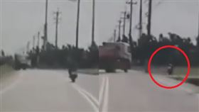 田中,重機,砂石車,車禍(翻攝自 爆料公社)