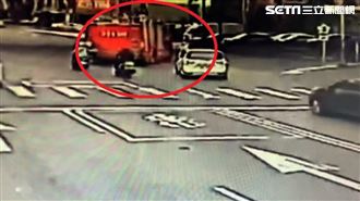 消防車轉彎撞死騎士　車禍瞬間曝光