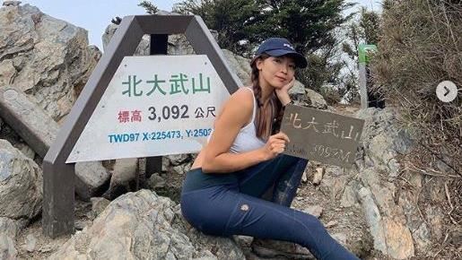 看到美照就衝上山！情侶「慘鬧分手」