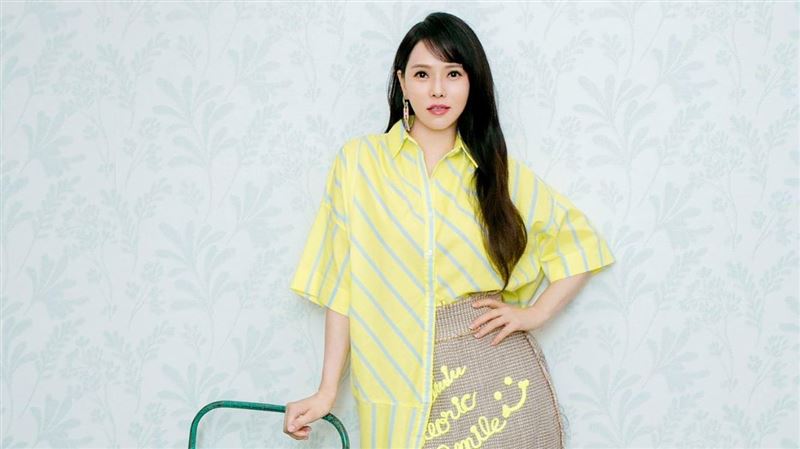 52歲還參加選秀？爆伊能靜哭求退賽