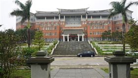 國立金門大學為實踐大學社會責任，特別針對金門地區中、高齡民眾規劃「樂齡講堂」，開設健康、養生、理財、生活等多面向的假日套裝免費課程，歡迎樂齡長者報名參加。中央社記者黃慧敏攝　109年5月5日