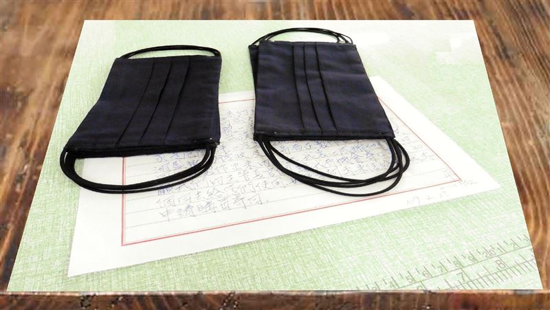 澎監收容人縫製口罩套　母親節獻心意