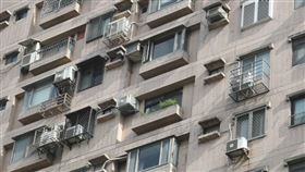 全台熱氣逼人，帶動民眾用電量，5日最高用電量衝上3332.2萬瓩，突破2020年新高。（中央社檔案照片）