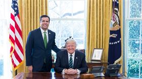 川普、雷克里夫（John Ratcliffe）(圖／翻攝自雷克里夫專頁)