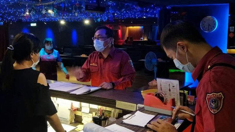 消防抽檢！小吃店多項違規安全門上鎖
